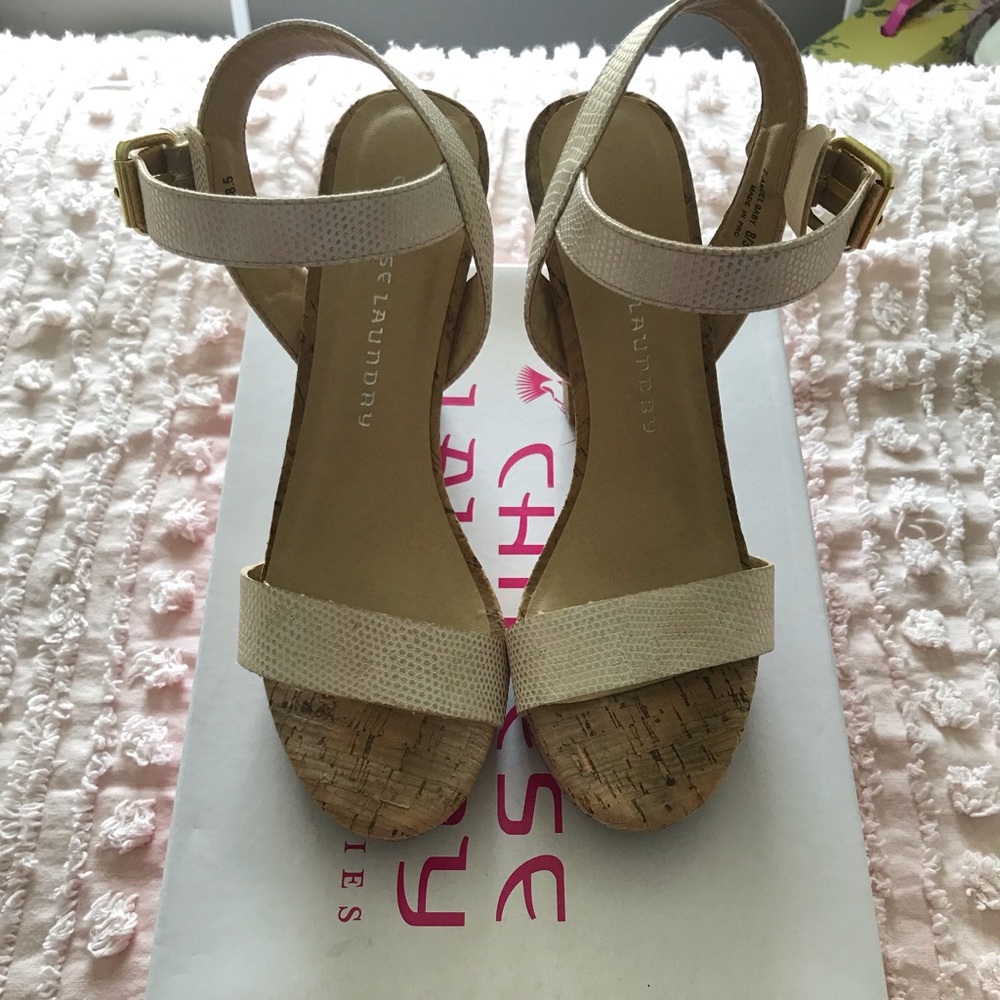 Chinese Laundry White Leather Sandals 👡